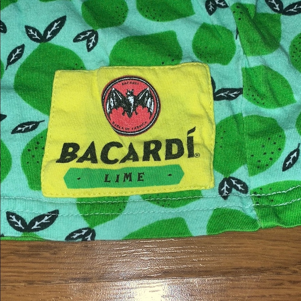 Bacardi promo lime print tee sz:M slim fit - Picture 2 of 4